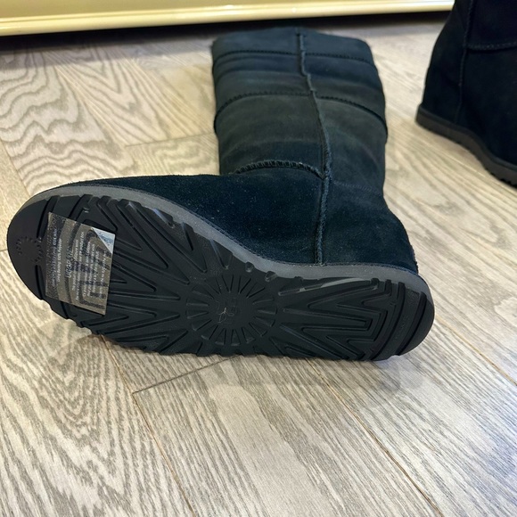 UGG OVER THE KNEE BLACK SHEARLING BOOTS BRAND NEW - Picture 3 of 7